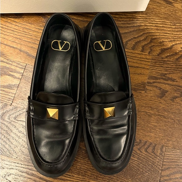VALENTINO ROMAN STUD BRUSHED CALFSKIN LOAFER - Picture 1 of 4